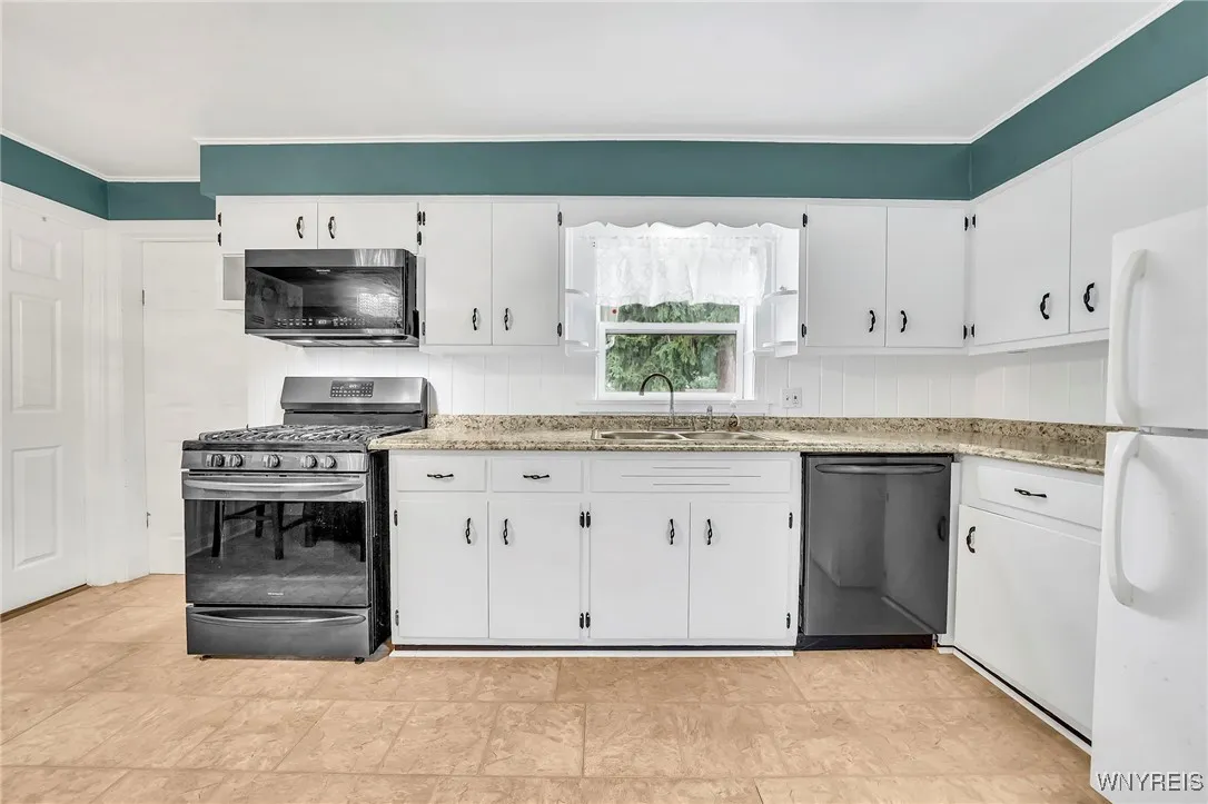 294 Broad Street, Tonawanda, New York 14150, Tonawanda, New York 14150, 4 Bedrooms Bedrooms, 8 Rooms Rooms,2 BathroomsBathrooms,Residential,For Sale,294 Broad Street, Tonawanda, New York 14150,0,B1633145