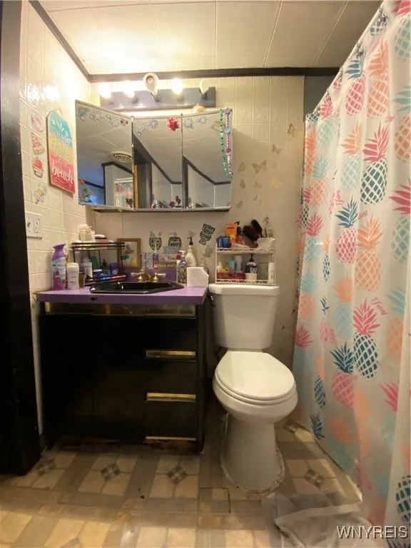 1776 Clinton Street, Buffalo, New York 14206, Buffalo, New York 14206, 8 Bedrooms Bedrooms, ,3 BathroomsBathrooms,Residential,For Sale,1776 Clinton Street, Buffalo, New York 14206,0,B1633432