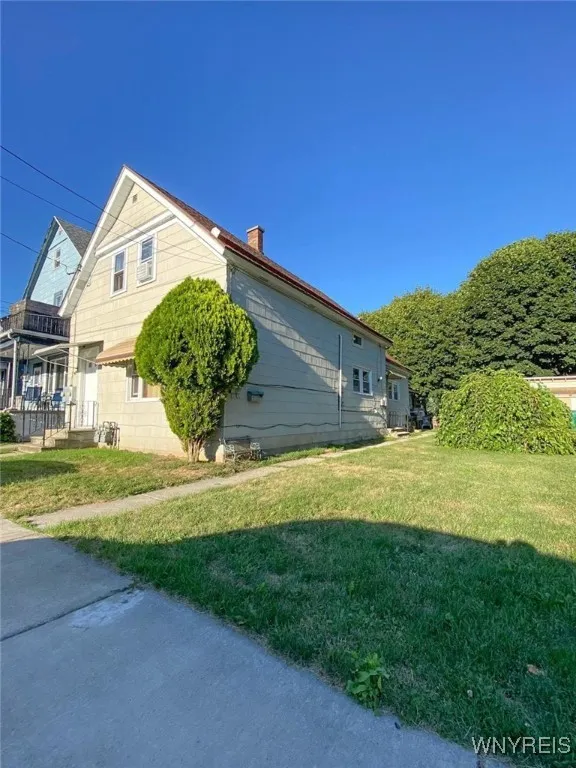 41 Weiss Street, Buffalo, New York 14206, Buffalo, New York 14206, 6 Bedrooms Bedrooms, ,2 BathroomsBathrooms,Residential,For Sale,41 Weiss Street, Buffalo, New York 14206,B1633513