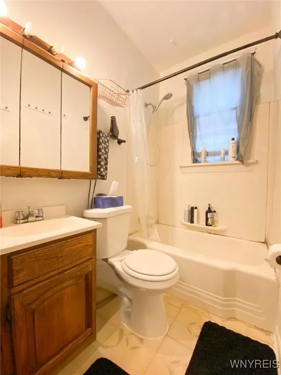 41 Weiss Street, Buffalo, New York 14206, Buffalo, New York 14206, 6 Bedrooms Bedrooms, ,2 BathroomsBathrooms,Residential,For Sale,41 Weiss Street, Buffalo, New York 14206,B1633513