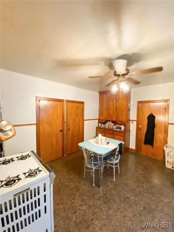 41 Weiss Street, Buffalo, New York 14206, Buffalo, New York 14206, 6 Bedrooms Bedrooms, ,2 BathroomsBathrooms,Residential,For Sale,41 Weiss Street, Buffalo, New York 14206,B1633513