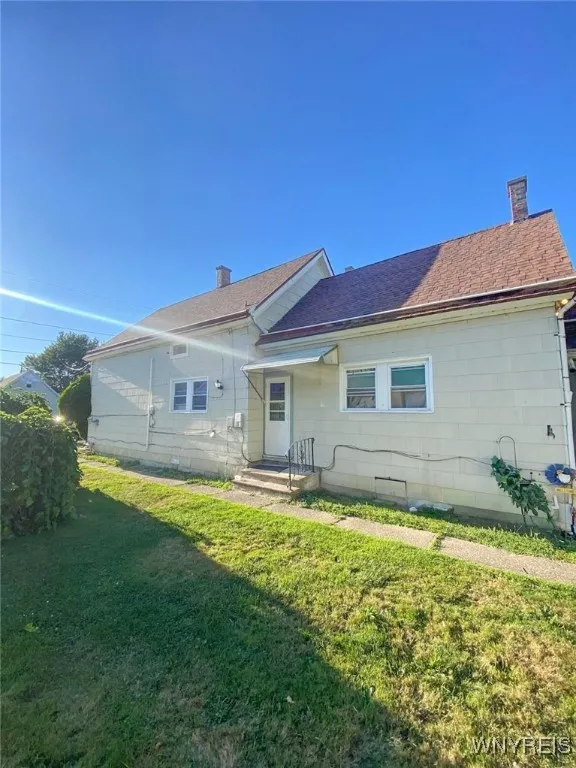 41 Weiss Street, Buffalo, New York 14206, Buffalo, New York 14206, 6 Bedrooms Bedrooms, ,2 BathroomsBathrooms,Residential,For Sale,41 Weiss Street, Buffalo, New York 14206,B1633513