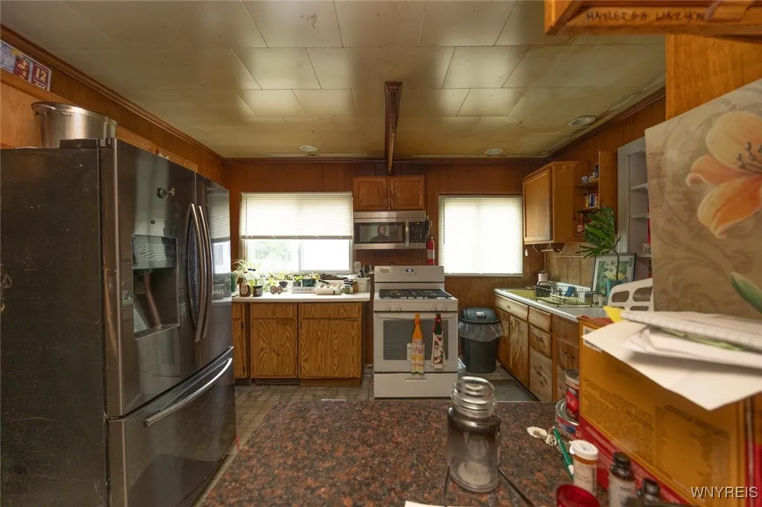 65 Goembel Avenue, Buffalo, New York 14211, Buffalo, New York 14211, 5 Bedrooms Bedrooms, ,2 BathroomsBathrooms,Residential,For Sale,65 Goembel Avenue, Buffalo, New York 14211,B1633538