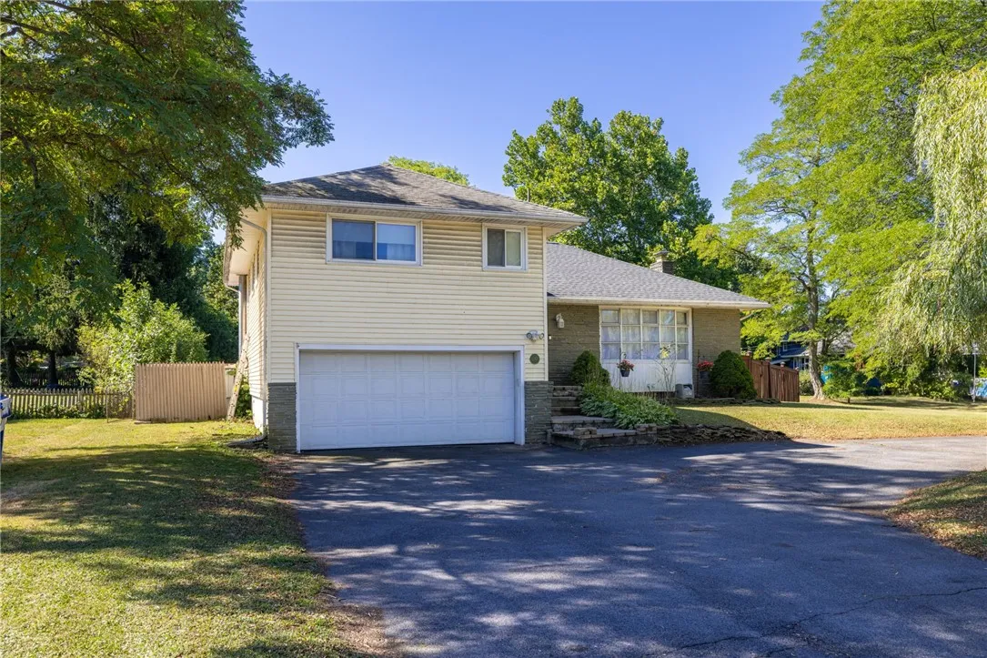 1265 Calkins Road, Henrietta, New York 14534, Henrietta, New York 14534, 3 Bedrooms Bedrooms, 7 Rooms Rooms,2 BathroomsBathrooms,Residential,For Sale,1265 Calkins Road, Henrietta, New York 14534,0,R1632889