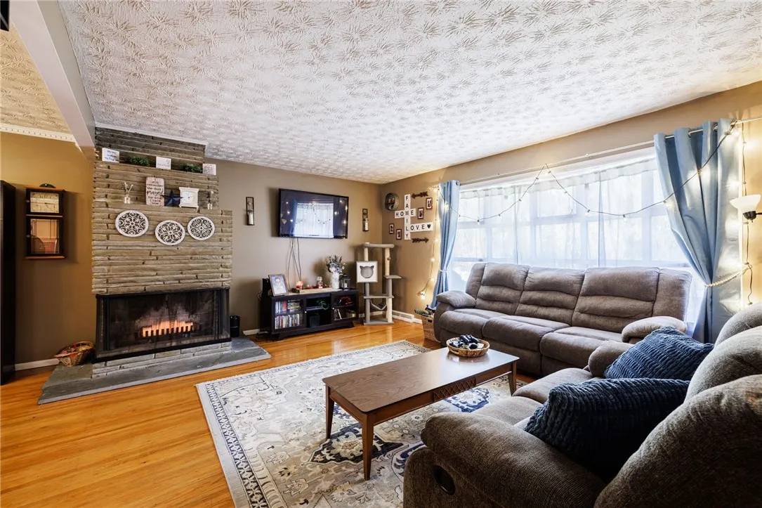 1265 Calkins Road, Henrietta, New York 14534, Henrietta, New York 14534, 3 Bedrooms Bedrooms, 7 Rooms Rooms,2 BathroomsBathrooms,Residential,For Sale,1265 Calkins Road, Henrietta, New York 14534,0,R1632889