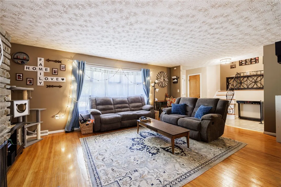1265 Calkins Road, Henrietta, New York 14534, Henrietta, New York 14534, 3 Bedrooms Bedrooms, 7 Rooms Rooms,2 BathroomsBathrooms,Residential,For Sale,1265 Calkins Road, Henrietta, New York 14534,0,R1632889