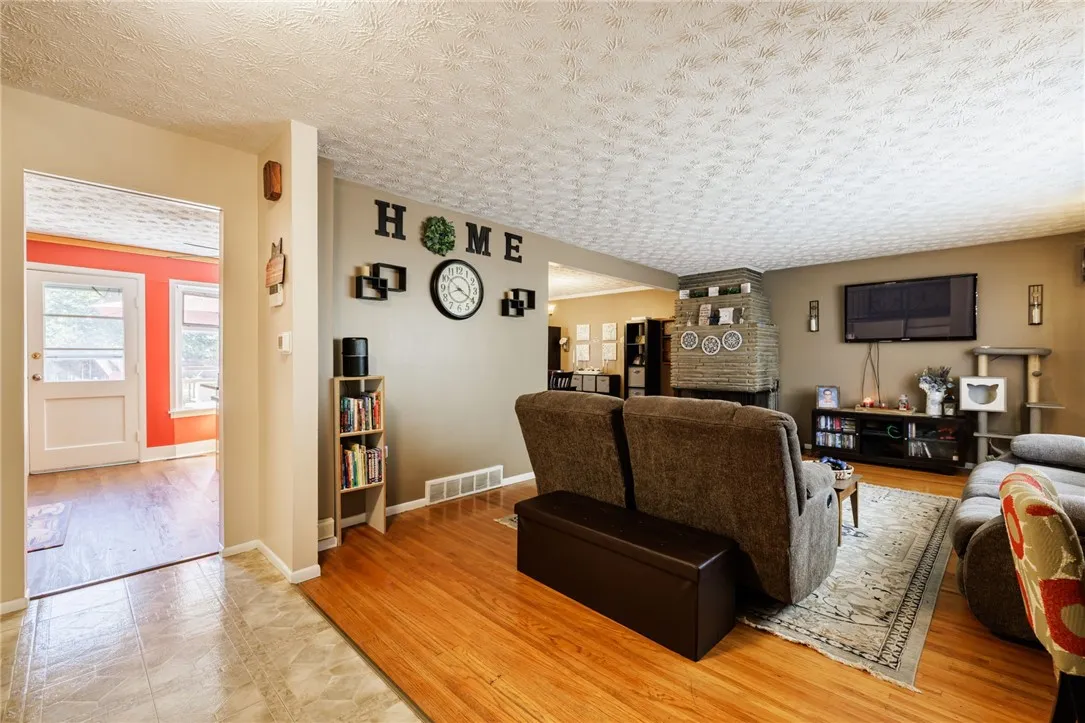 1265 Calkins Road, Henrietta, New York 14534, Henrietta, New York 14534, 3 Bedrooms Bedrooms, 7 Rooms Rooms,2 BathroomsBathrooms,Residential,For Sale,1265 Calkins Road, Henrietta, New York 14534,0,R1632889