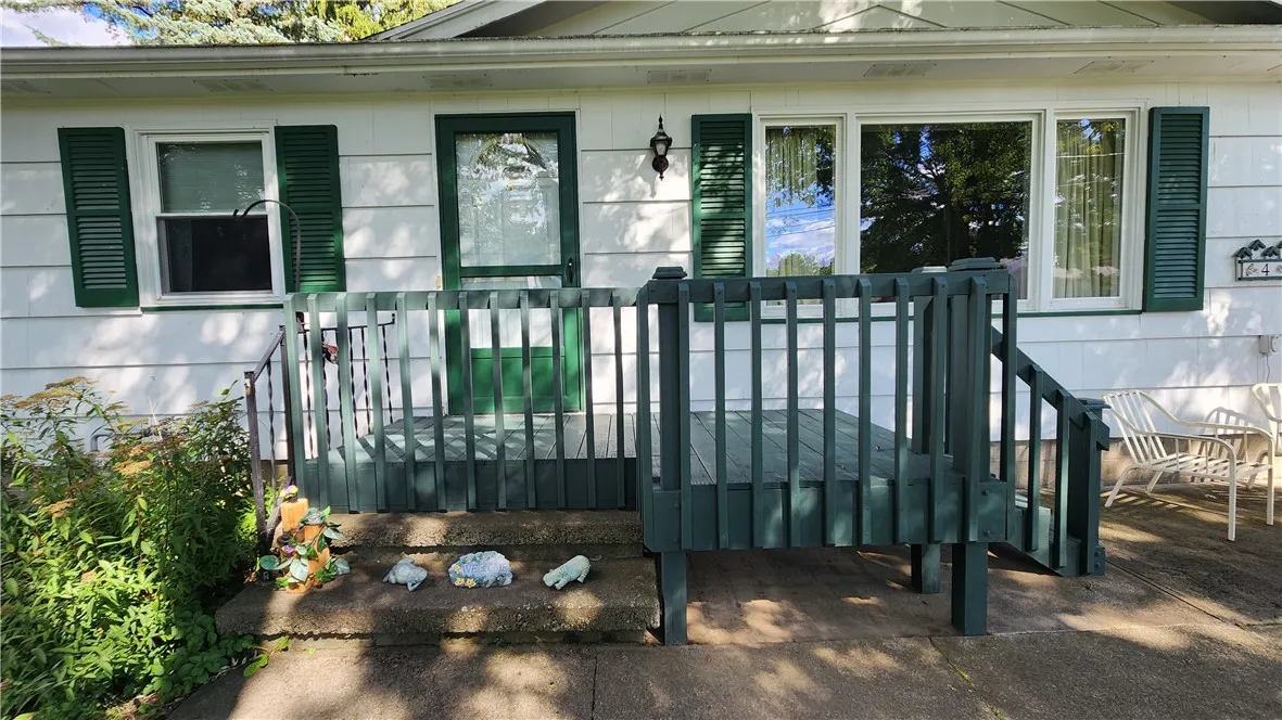 4 Bobbie Drive, Gates, New York 14606, Gates, New York 14606, 3 Bedrooms Bedrooms, 5 Rooms Rooms,1 BathroomBathrooms,Residential,For Sale,4 Bobbie Drive, Gates, New York 14606,R1633705
