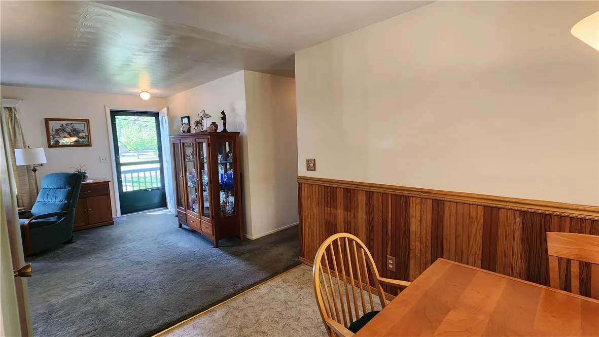 4 Bobbie Drive, Gates, New York 14606, Gates, New York 14606, 3 Bedrooms Bedrooms, 5 Rooms Rooms,1 BathroomBathrooms,Residential,For Sale,4 Bobbie Drive, Gates, New York 14606,R1633705