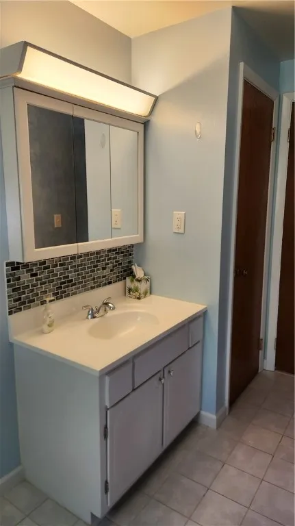 4 Bobbie Drive, Gates, New York 14606, Gates, New York 14606, 3 Bedrooms Bedrooms, 5 Rooms Rooms,1 BathroomBathrooms,Residential,For Sale,4 Bobbie Drive, Gates, New York 14606,R1633705