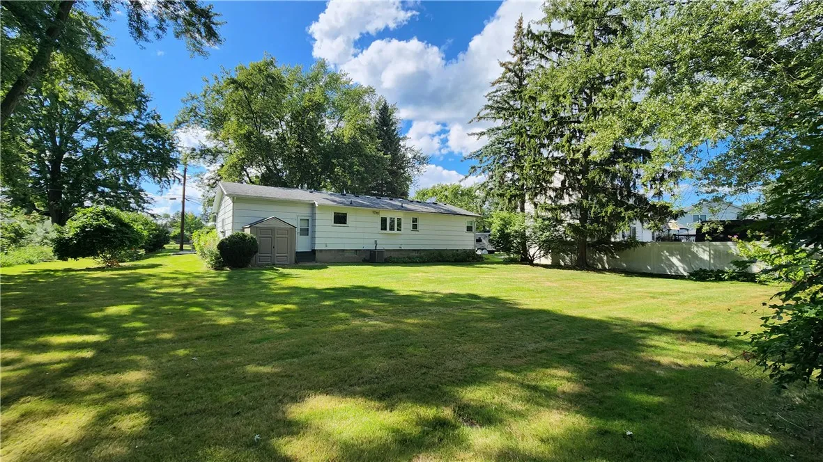 4 Bobbie Drive, Gates, New York 14606, Gates, New York 14606, 3 Bedrooms Bedrooms, 5 Rooms Rooms,1 BathroomBathrooms,Residential,For Sale,4 Bobbie Drive, Gates, New York 14606,R1633705