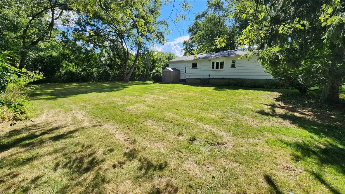 4 Bobbie Drive, Gates, New York 14606, Gates, New York 14606, 3 Bedrooms Bedrooms, 5 Rooms Rooms,1 BathroomBathrooms,Residential,For Sale,4 Bobbie Drive, Gates, New York 14606,R1633705