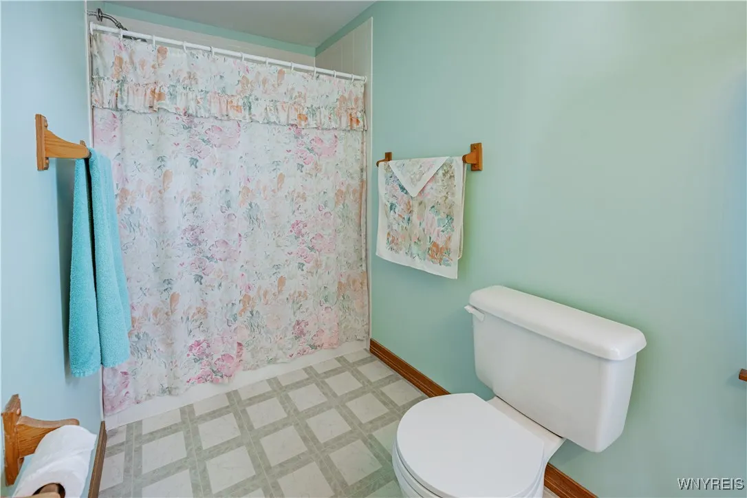 2731 West Avenue, Newfane, New York 14108, Newfane, New York 14108, 3 Bedrooms Bedrooms, 6 Rooms Rooms,1 BathroomBathrooms,Residential,For Sale,2731 West Avenue, Newfane, New York 14108,0,B1633628