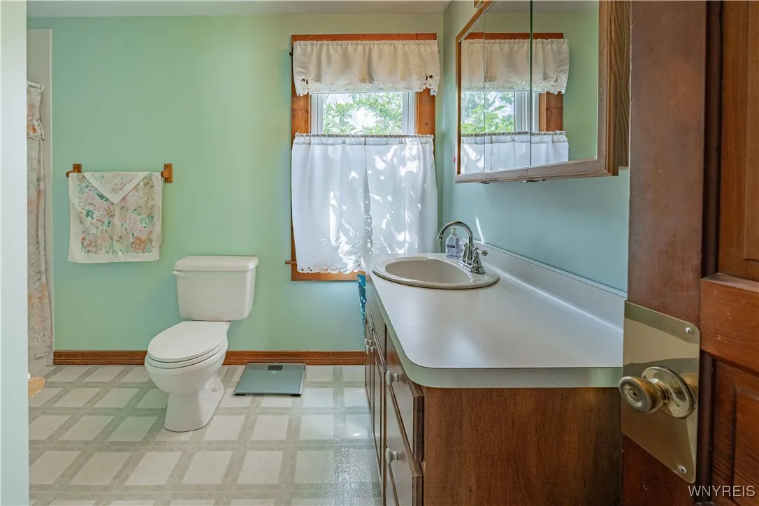 2731 West Avenue, Newfane, New York 14108, Newfane, New York 14108, 3 Bedrooms Bedrooms, 6 Rooms Rooms,1 BathroomBathrooms,Residential,For Sale,2731 West Avenue, Newfane, New York 14108,0,B1633628