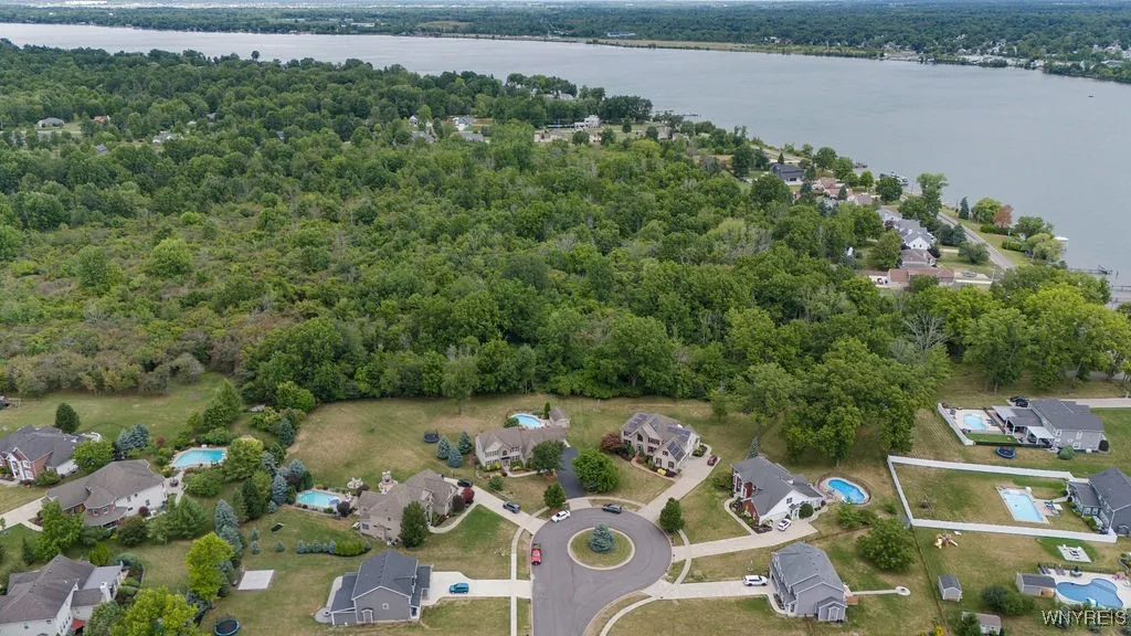 70 Briarwood Ln, Grand Island, New York 14072, Grand Island, New York 14072, 5 Bedrooms Bedrooms, 12 Rooms Rooms,3 BathroomsBathrooms,Residential,For Sale,70 Briarwood Ln, Grand Island, New York 14072,0,B1633095