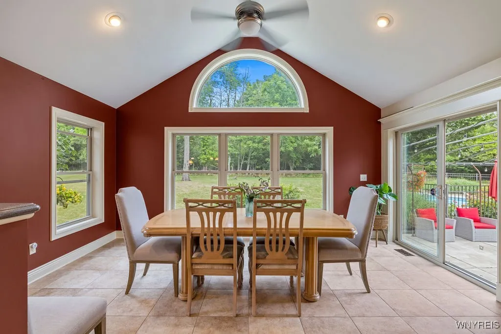 70 Briarwood Ln, Grand Island, New York 14072, Grand Island, New York 14072, 5 Bedrooms Bedrooms, 12 Rooms Rooms,3 BathroomsBathrooms,Residential,For Sale,70 Briarwood Ln, Grand Island, New York 14072,0,B1633095