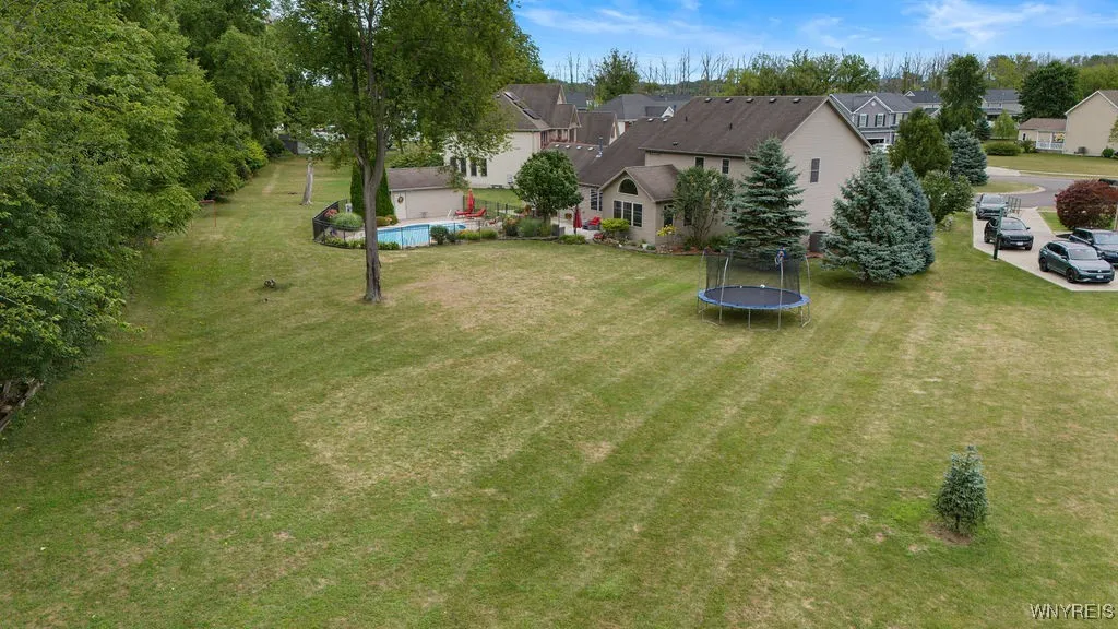 70 Briarwood Ln, Grand Island, New York 14072, Grand Island, New York 14072, 5 Bedrooms Bedrooms, 12 Rooms Rooms,3 BathroomsBathrooms,Residential,For Sale,70 Briarwood Ln, Grand Island, New York 14072,0,B1633095