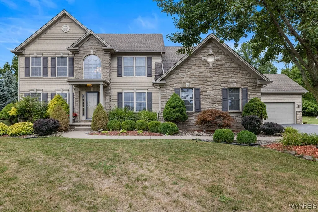 70 Briarwood Ln, Grand Island, New York 14072, Grand Island, New York 14072, 5 Bedrooms Bedrooms, 12 Rooms Rooms,3 BathroomsBathrooms,Residential,For Sale,70 Briarwood Ln, Grand Island, New York 14072,0,B1633095
