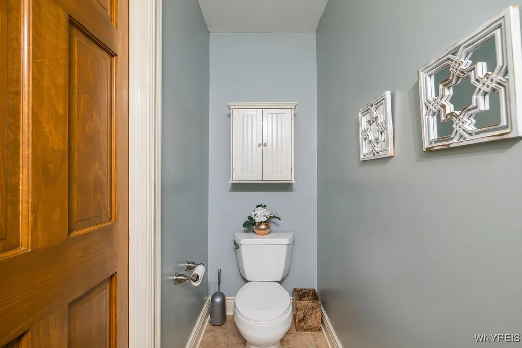 70 Briarwood Ln, Grand Island, New York 14072, Grand Island, New York 14072, 5 Bedrooms Bedrooms, 12 Rooms Rooms,3 BathroomsBathrooms,Residential,For Sale,70 Briarwood Ln, Grand Island, New York 14072,0,B1633095
