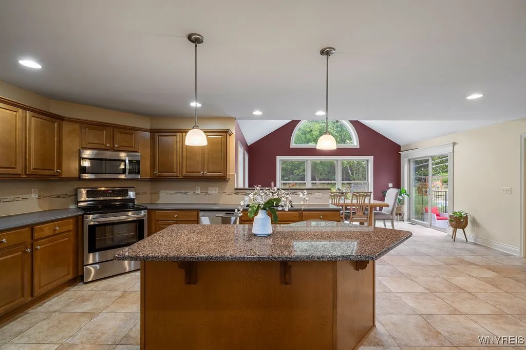 70 Briarwood Ln, Grand Island, New York 14072, Grand Island, New York 14072, 5 Bedrooms Bedrooms, 12 Rooms Rooms,3 BathroomsBathrooms,Residential,For Sale,70 Briarwood Ln, Grand Island, New York 14072,0,B1633095