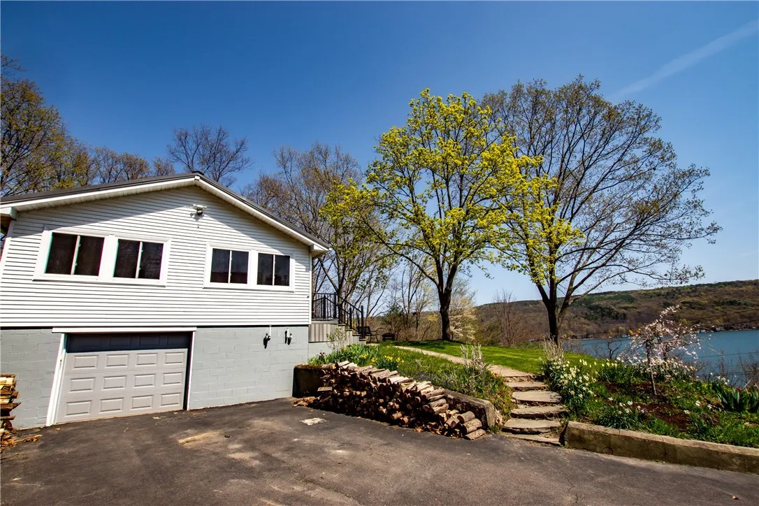 16353 West Lake Road, Pulteney, New York 14418, Pulteney, New York 14418, 3 Bedrooms Bedrooms, 10 Rooms Rooms,2 BathroomsBathrooms,Residential,For Sale,16353 West Lake Road, Pulteney, New York 14418,0,R1633601