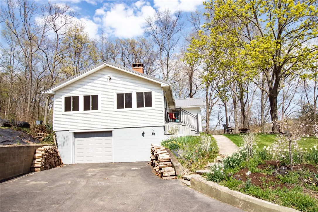 16353 West Lake Road, Pulteney, New York 14418, Pulteney, New York 14418, 3 Bedrooms Bedrooms, 10 Rooms Rooms,2 BathroomsBathrooms,Residential,For Sale,16353 West Lake Road, Pulteney, New York 14418,0,R1633601