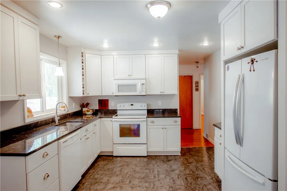16353 West Lake Road, Pulteney, New York 14418, Pulteney, New York 14418, 3 Bedrooms Bedrooms, 10 Rooms Rooms,2 BathroomsBathrooms,Residential,For Sale,16353 West Lake Road, Pulteney, New York 14418,0,R1633601