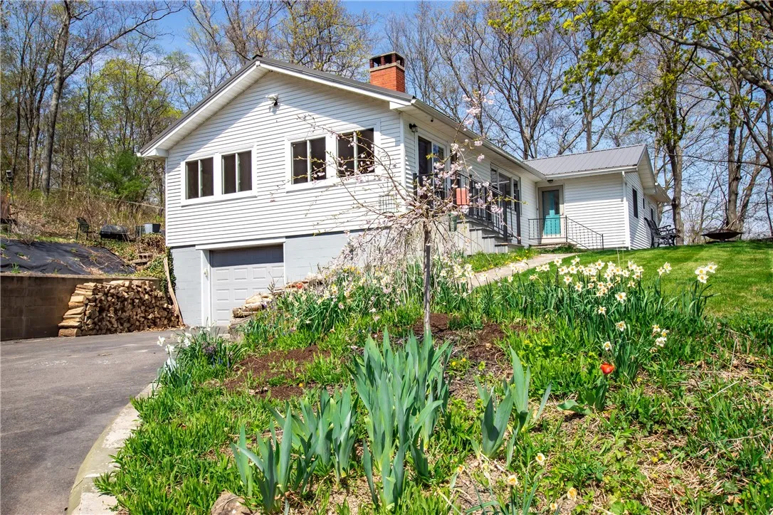 16353 West Lake Road, Pulteney, New York 14418, Pulteney, New York 14418, 3 Bedrooms Bedrooms, 10 Rooms Rooms,2 BathroomsBathrooms,Residential,For Sale,16353 West Lake Road, Pulteney, New York 14418,0,R1633601