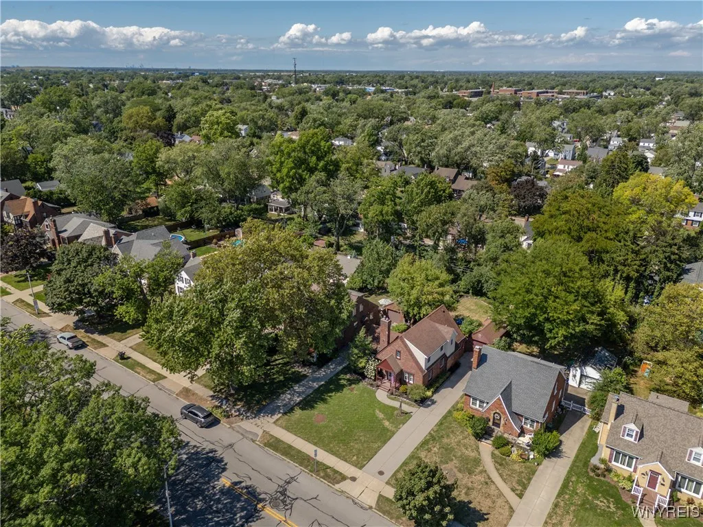 156 Highland Parkway, Tonawanda, New York 14223, Tonawanda, New York 14223, 3 Bedrooms Bedrooms, 10 Rooms Rooms,2 BathroomsBathrooms,Residential,For Sale,156 Highland Parkway, Tonawanda, New York 14223,0,B1633434