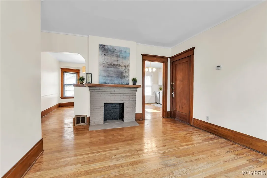 1384 Amherst Street, Buffalo, New York 14216, Buffalo, New York 14216, 2 Bedrooms Bedrooms, 5 Rooms Rooms,1 BathroomBathrooms,Residential Lease,For Rent,1384 Amherst Street, Buffalo, New York 14216,0,B1633117