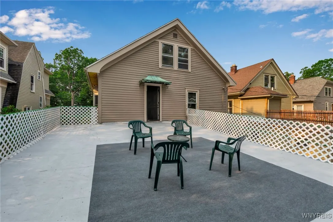 1384 Amherst Street, Buffalo, New York 14216, Buffalo, New York 14216, 2 Bedrooms Bedrooms, 5 Rooms Rooms,1 BathroomBathrooms,Residential Lease,For Rent,1384 Amherst Street, Buffalo, New York 14216,0,B1633117