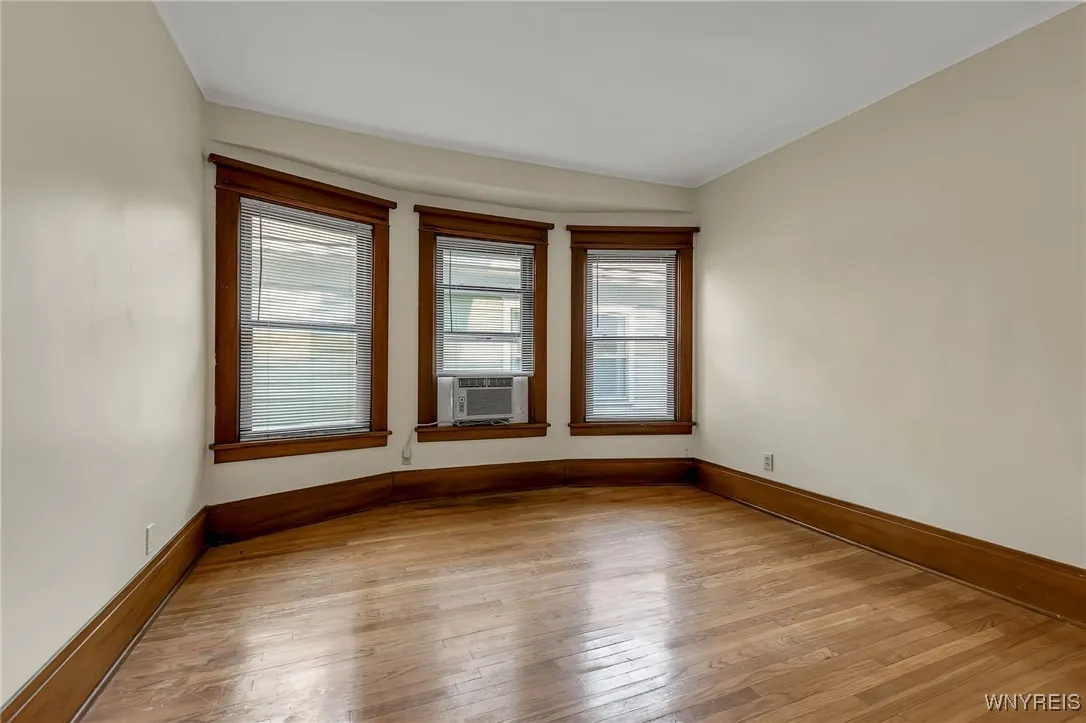 1384 Amherst Street, Buffalo, New York 14216, Buffalo, New York 14216, 2 Bedrooms Bedrooms, 5 Rooms Rooms,1 BathroomBathrooms,Residential Lease,For Rent,1384 Amherst Street, Buffalo, New York 14216,0,B1633117