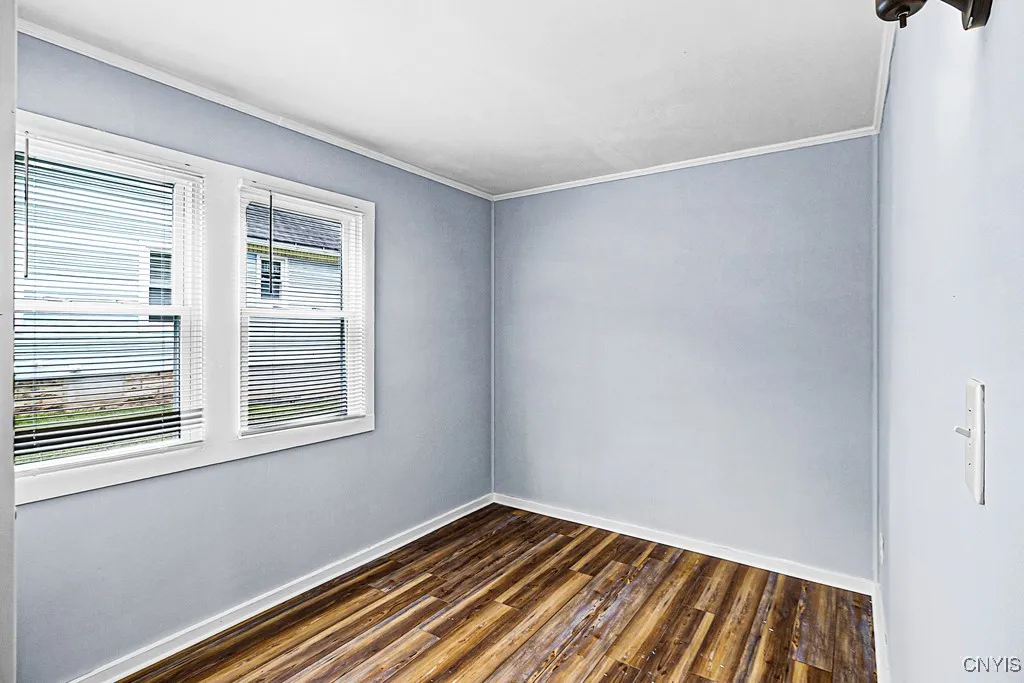 127 1/2 Oxford Road, New Hartford, New York 13413, New Hartford, New York 13413, 3 Bedrooms Bedrooms, 6 Rooms Rooms,1 BathroomBathrooms,Residential Lease,For Rent,127 1/2 Oxford Road, New Hartford, New York 13413,S1633614