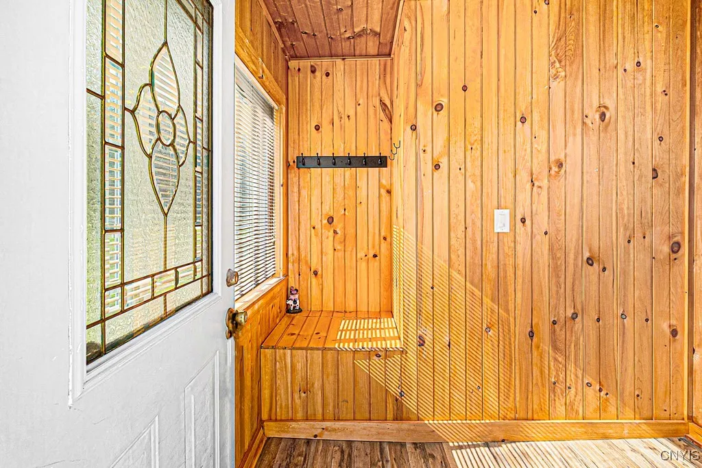 127 1/2 Oxford Road, New Hartford, New York 13413, New Hartford, New York 13413, 3 Bedrooms Bedrooms, 6 Rooms Rooms,1 BathroomBathrooms,Residential Lease,For Rent,127 1/2 Oxford Road, New Hartford, New York 13413,S1633614