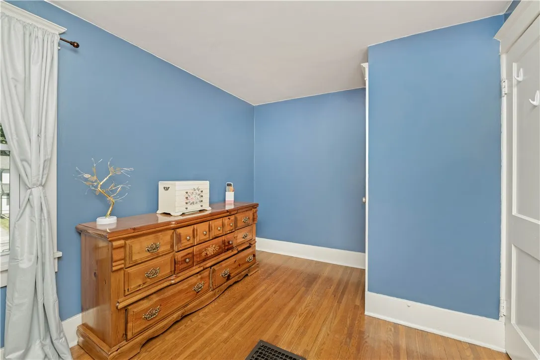 101 Walnut Park, Irondequoit, New York 14622, Irondequoit, New York 14622, 3 Bedrooms Bedrooms, 6 Rooms Rooms,1 BathroomBathrooms,Residential,For Sale,101 Walnut Park, Irondequoit, New York 14622,R1633070