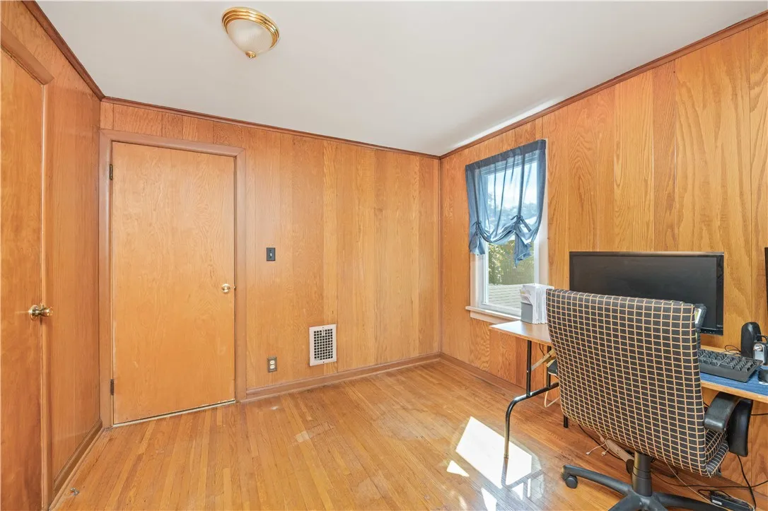 101 Walnut Park, Irondequoit, New York 14622, Irondequoit, New York 14622, 3 Bedrooms Bedrooms, 6 Rooms Rooms,1 BathroomBathrooms,Residential,For Sale,101 Walnut Park, Irondequoit, New York 14622,R1633070