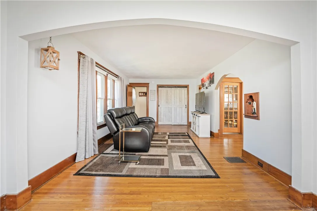 101 Walnut Park, Irondequoit, New York 14622, Irondequoit, New York 14622, 3 Bedrooms Bedrooms, 6 Rooms Rooms,1 BathroomBathrooms,Residential,For Sale,101 Walnut Park, Irondequoit, New York 14622,R1633070