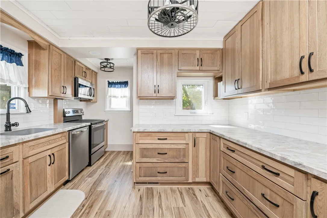 101 Walnut Park, Irondequoit, New York 14622, Irondequoit, New York 14622, 3 Bedrooms Bedrooms, 6 Rooms Rooms,1 BathroomBathrooms,Residential,For Sale,101 Walnut Park, Irondequoit, New York 14622,R1633070