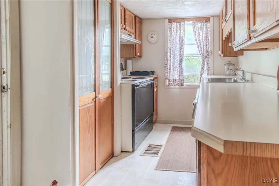 130 West Joseph Street, Cape Vincent, New York 136, Cape Vincent, New York 13618, 4 Bedrooms Bedrooms, 8 Rooms Rooms,1 BathroomBathrooms,Residential,For Sale,130 West Joseph Street, Cape Vincent, New York 136,S1633445