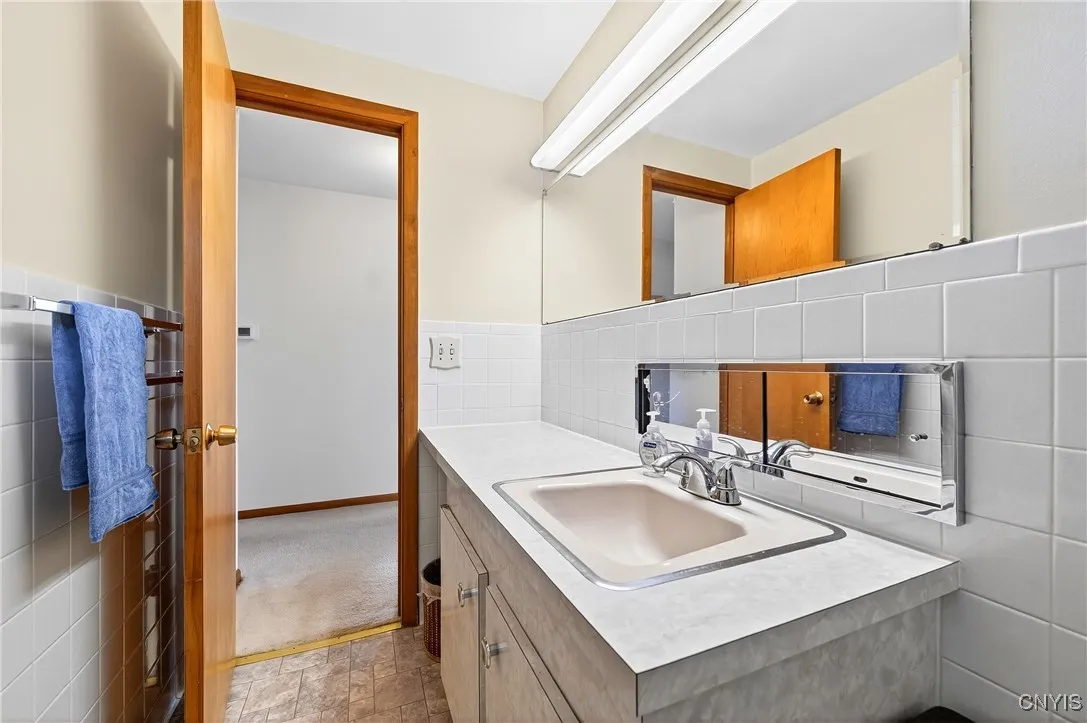 8147 Brookwood Drive, Cicero, New York 13039, Cicero, New York 13039, 3 Bedrooms Bedrooms, 6 Rooms Rooms,1 BathroomBathrooms,Residential,For Sale,8147 Brookwood Drive, Cicero, New York 13039,0,S1632733
