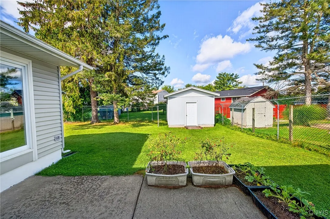 8147 Brookwood Drive, Cicero, New York 13039, Cicero, New York 13039, 3 Bedrooms Bedrooms, 6 Rooms Rooms,1 BathroomBathrooms,Residential,For Sale,8147 Brookwood Drive, Cicero, New York 13039,0,S1632733