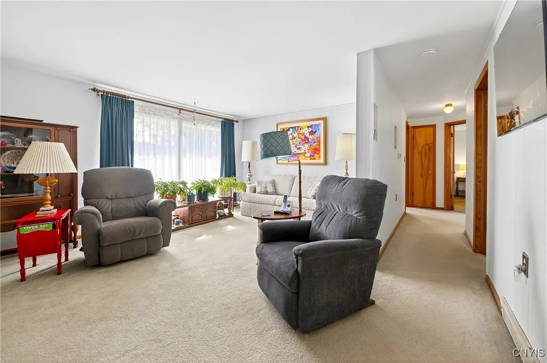 8147 Brookwood Drive, Cicero, New York 13039, Cicero, New York 13039, 3 Bedrooms Bedrooms, 6 Rooms Rooms,1 BathroomBathrooms,Residential,For Sale,8147 Brookwood Drive, Cicero, New York 13039,0,S1632733