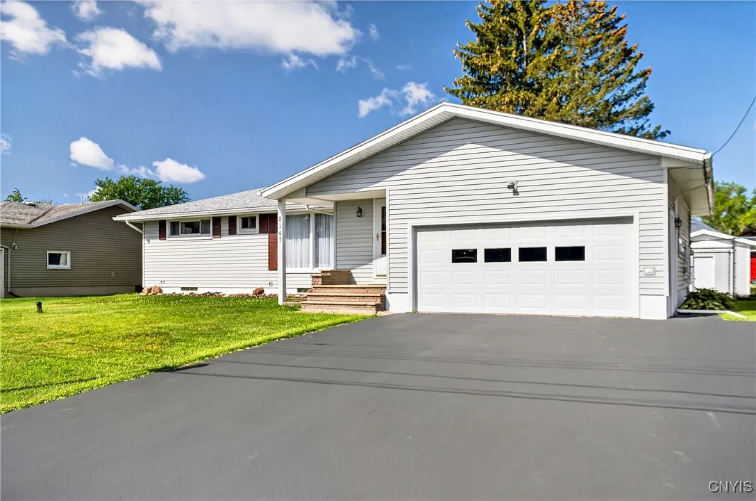 8147 Brookwood Drive, Cicero, New York 13039, Cicero, New York 13039, 3 Bedrooms Bedrooms, 6 Rooms Rooms,1 BathroomBathrooms,Residential,Closed,8147 Brookwood Drive, Cicero, New York 13039,0,S1632733