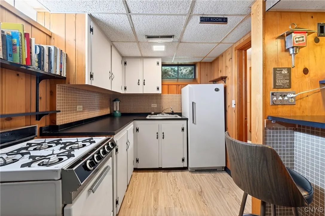 8147 Brookwood Drive, Cicero, New York 13039, Cicero, New York 13039, 3 Bedrooms Bedrooms, 6 Rooms Rooms,1 BathroomBathrooms,Residential,For Sale,8147 Brookwood Drive, Cicero, New York 13039,0,S1632733