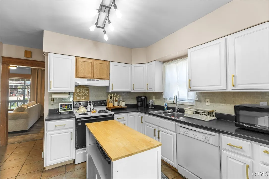 511 Elm Street, Rome, New York 13440, Rome, New York 13440, 4 Bedrooms Bedrooms, 9 Rooms Rooms,1 BathroomBathrooms,Residential,For Sale,511 Elm Street, Rome, New York 13440,S1633593
