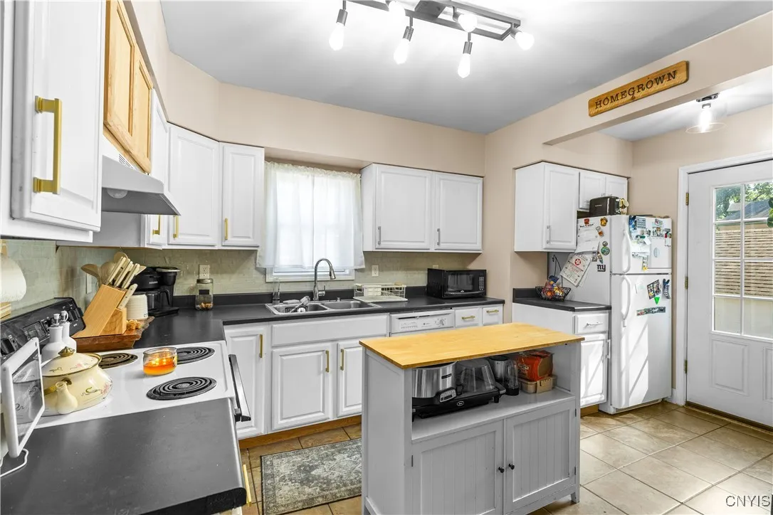 511 Elm Street, Rome, New York 13440, Rome, New York 13440, 4 Bedrooms Bedrooms, 9 Rooms Rooms,1 BathroomBathrooms,Residential,For Sale,511 Elm Street, Rome, New York 13440,S1633593