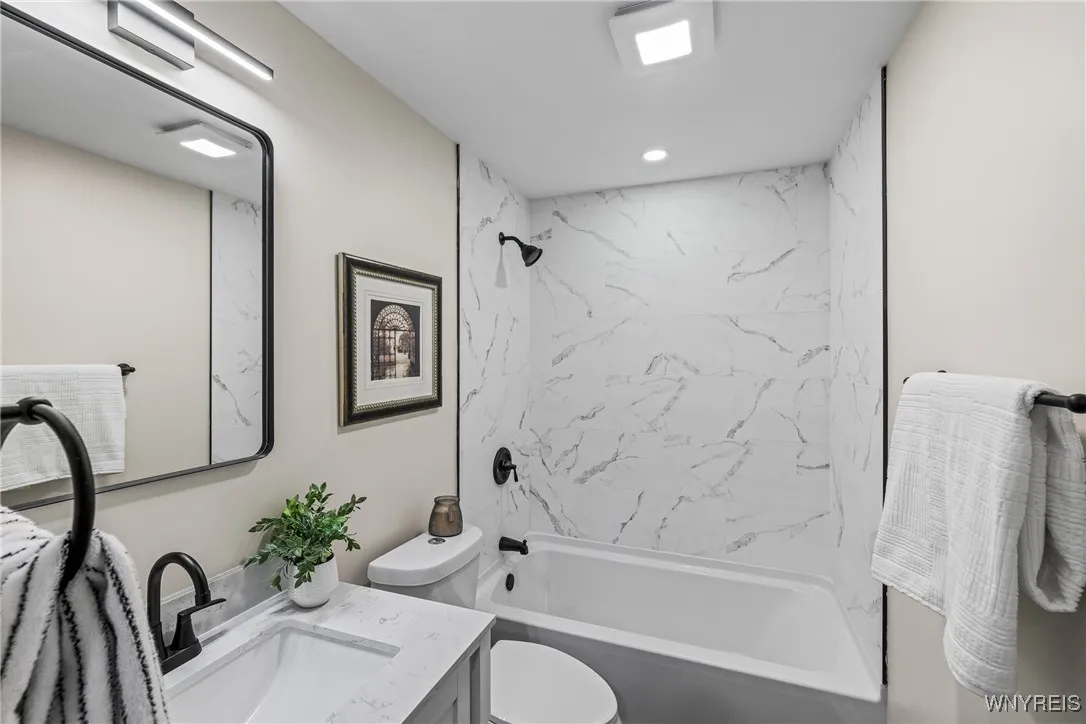 1540 Sundance, Hamburg, New York 14085, Hamburg, New York 14085, 3 Bedrooms Bedrooms, 6 Rooms Rooms,1 BathroomBathrooms,Residential,For Sale,1540 Sundance, Hamburg, New York 14085,B1632449