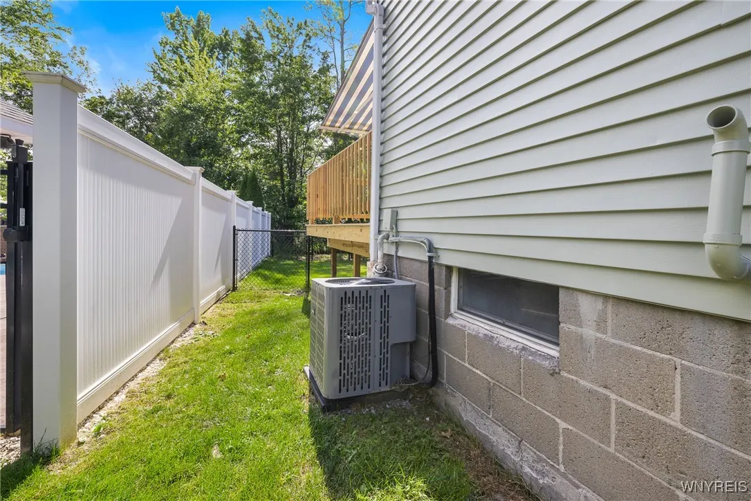 1540 Sundance, Hamburg, New York 14085, Hamburg, New York 14085, 3 Bedrooms Bedrooms, 6 Rooms Rooms,1 BathroomBathrooms,Residential,For Sale,1540 Sundance, Hamburg, New York 14085,B1632449