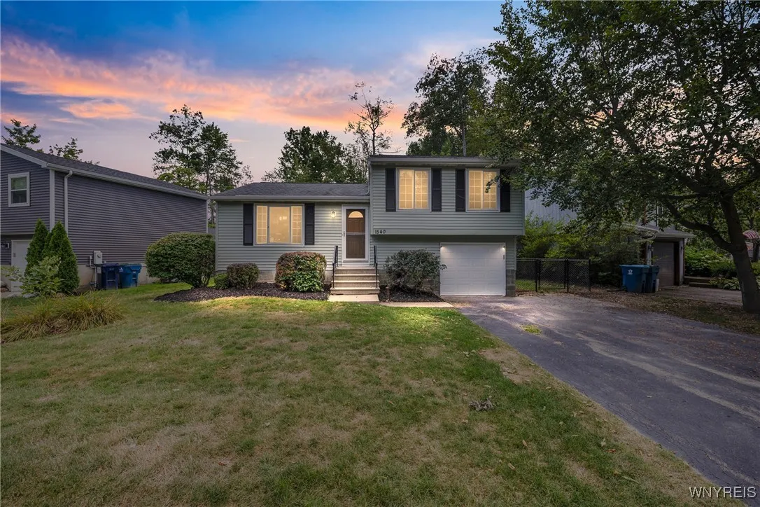 1540 Sundance, Hamburg, New York 14085, Hamburg, New York 14085, 3 Bedrooms Bedrooms, 6 Rooms Rooms,1 BathroomBathrooms,Residential,For Sale,1540 Sundance, Hamburg, New York 14085,B1632449