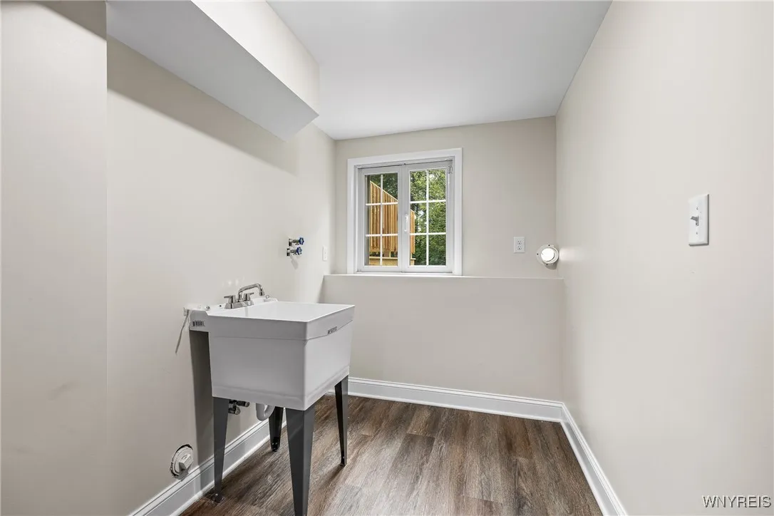 1540 Sundance, Hamburg, New York 14085, Hamburg, New York 14085, 3 Bedrooms Bedrooms, 6 Rooms Rooms,1 BathroomBathrooms,Residential,For Sale,1540 Sundance, Hamburg, New York 14085,B1632449
